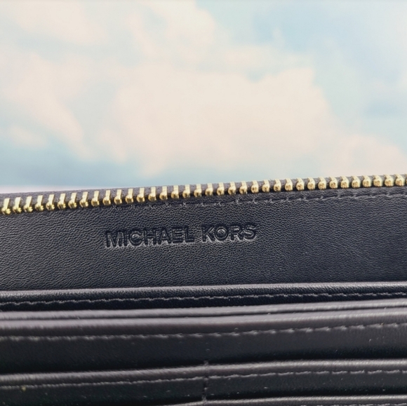 Michael Kors Large Continental Wallet MK Embossed Leather - Picture 9 of 11